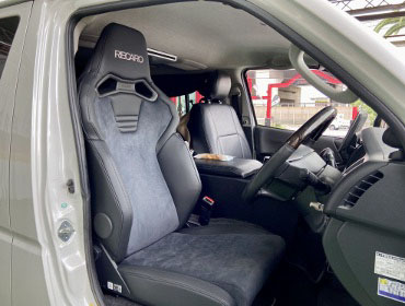 TOYOTA�@�n�C�G�[�X���S��GL�@2�^�@�Ɂ@RECARO�i���J���j�@SR-C�@UT100H�@A/R�@BK�@�V�[�g�q�[�^�[�t���@����