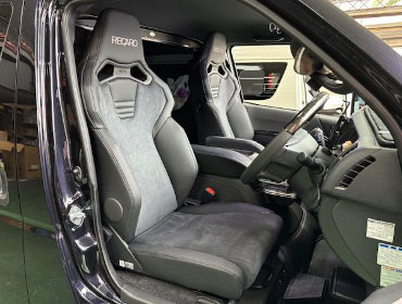 TOYOTA�@�n�C�G�[�X�@200�n7�^�@GDH201�@�Ɂ@RECARO�i���J���j�@SR-C�@UT100H BK���U�[�@A/R�^�C�v�@�~���E�@����