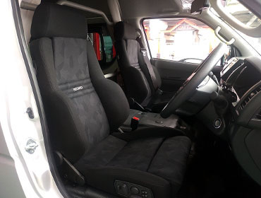 TOYOTA�@�n�C�G�[�XDX�@�t�����g3�l�|���@�f�B�[�[���i���[�{�f�B�i2023�N�j�@�Ɂ@RECARO�i���J���j�@�I���\�y�hAN220HV�@BK�@�~���E�@����