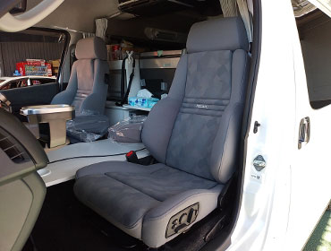 TOYOTA�@�n�C�G�[�X�@7�^���C�h�K�\�����i2023�N�j�@�Ɂ@RECARO�i���J���j�@�I���\�y�hAN220HV�@�O���C�@�~���E�@����