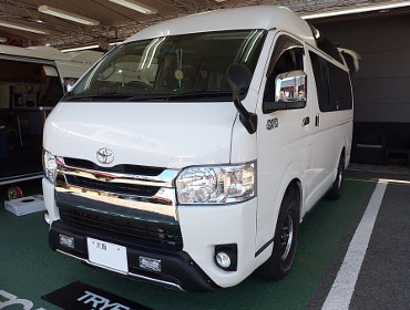 TOYOTA�@�n�C�G�[�X�@2�^�i���[�f�B�[�[���i2007�N�j�@�Ɂ@RECARO�i���J���j�@SR-C�@UT100H�@A/R�@BK�@�~���E�@����