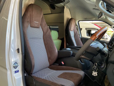 TOYOTA�@�n�C�G�[�X�@TRH226K�@�i2022�N�j�@�Ɂ@RECARO�i���J���j�@LX-F�@WU110H�@A/R�@�u���E���@�~���E�@����