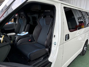 TOYOTA�@�n�C�G�[�X�@6�^�@�f�B�[�[���i���[�i2021�N�j�@�Ɂ@RECARO�i���J���j�@SR-C�@BK100�@A/R�@�u���[�@�A�[�����X�g�t���@�~���E�@����