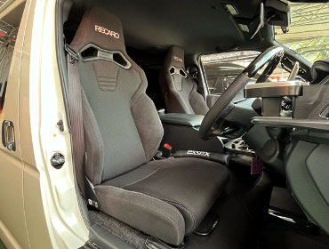 TOYOTA�@�n�C�G�[�X�@GDH206V�i2022�N�j�@�Ɂ@RECARO�i���J���j�@SR-C�@BK100�@A/R�@BK/BK�@�~���E�@����