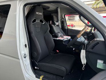 TOYOTA�@�n�C�G�[�X�@7�^�i2021�N�j�@�Ɂ@RECARO�i���J���j�@SR-C�@BK100�@A/R�@BK/BK�@����