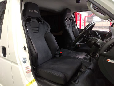 TOYOTA�@�n�C�G�[�X�@5�^�@�i���[�f�B�[�[���i2018�N�j�@�Ɂ@RECARO�i���J���j�@SR-C�@UT100�@A/R�@BK�@�~���E�@����