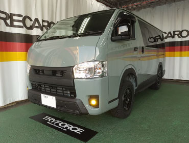 TOYOTA�@�n�C�G�[�X�@7�^�@�i���[�f�B�[�[���i2024�N�j�@�Ɂ@RECARO�i���J���j�@SR-C�@UT100�@A/R�@BK�@���@SR-C UT100H�@A/R�@BK�@�V�[�g�q�[�^�[�t���@����