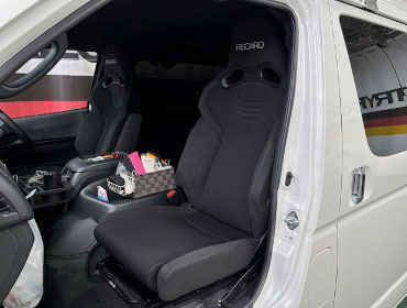 TOYOTA�@�n�C�G�[�X�@GDH211K�i2023�N�j�@�Ɂ@RECARO�i���J���j�@SR-C�@BK100�@A/R�@BK/BK�@�A�[�����X�g�t���@�~���E�@����
