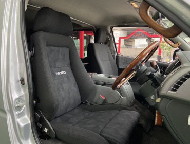 TOYOTA�@���W�A�X�G�[�X�@TRH200V�@�Ɂ@RECARO�i���J���j�@�G���S���hMV�@BK�@����