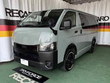 TOYOTA�@�n�C�G�[�X�@8�^�@�i���[�f�B�[�[���i2024�N�j�@�Ɂ@RECARO�i���J���j�@SR-S�@UT100�@BK�@����