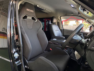 TOYOTA�@�n�C�G�[�X�@TRH214W�i2018�N�j�@�Ɂ@RECARO�i���J���j�@SR-S�@BK100H�@BK/BK�@�V�[�g�q�[�^�[�t���@����