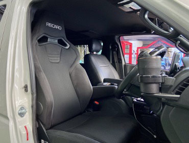 TOYOTA�@�n�C�G�[�X�@GDH206V�i2021�N�j�@�Ɂ@RECARO�i���J���j�@SR-C�@BK100�@A/R�@BK/BK�@����