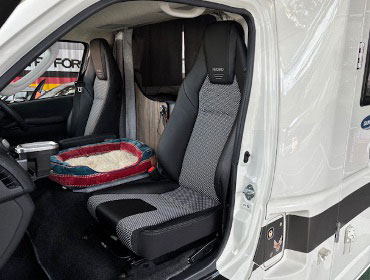 TOYOTA�@�n�C�G�[�X���C�h�@3BF-TRH216K���i2023�N�j�@�Ɂ@RECARO�i���J���j�@LX-F�@WL110H�@A/R�@BK�@�A�[�����X�g�t���@�V�[�g�q�[�^�[�t���@�~���E�@����