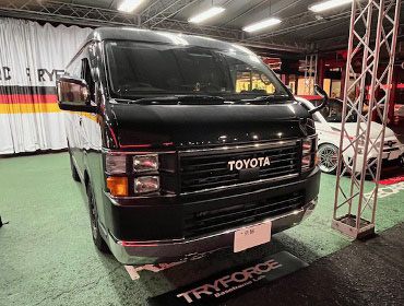 TOYOTA�@�n�C�G�[�X���S���@TRH219W�i2024�N�j�@�Ɂ@RECARO�i���J���j�@SR-C�@BK100 A/R BK/�u���[�@����