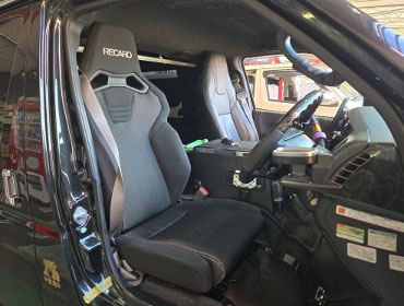 TOYOTA�@200�n�n�C�G�[�X�i2008�N�j�@�Ɂ@RECARO�i���J���j�@SR-C�@����