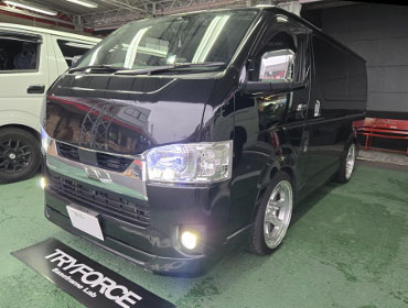 TOYOTA�@�n�C�G�[�X�@GDH201V�@�Ɂ@RECARO(���J���j�@SR-C�@UT100�@BK�@�~���E�@����