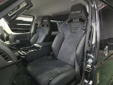 TOYOTA�@�n�C�G�[�X�@GDH201V�@�Ɂ@RECARO(���J���j�@SR-C�@UT100�@BK�@�~���E�@����