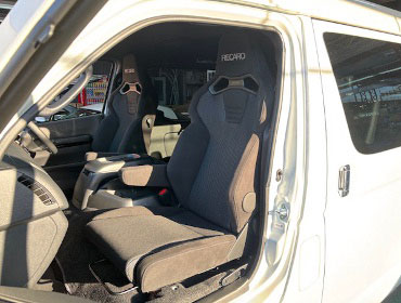 TOYOTA�@�n�C�G�[�X�@3BF-TRH216K�i2022�N�j�@�Ɂ@RECARO�i���J���j�@SR-C�@BK100H�@A/R�@BK/SIL�@�V�[�g�q�[�^�[�t���@�A�[�����X�g�t���@�~���E�@����