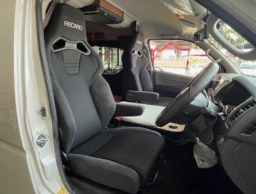TOYOTA�@�n�C�G�[�X�@3BA-TRH214W�i2022�N�j�@�Ɂ@RECARO�i���J���j�@SR+-C�@BK100H�@A/R�@BK/BK�@�v���~�A���d�l�@�V�[�g�q�[�^�[�t���@�~���E�@����