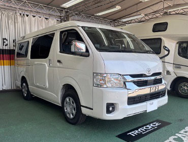 TOYOTA�@�n�C�G�[�X�@3BF-TRH216K�i2025�N�j�@�Ɂ@RECARO�i���J���j�@SR-C�@UT100H A/R BK�@�V�[�g�q�[�^�[�t���@�A�[�����X�g�t���@�~���E�@����