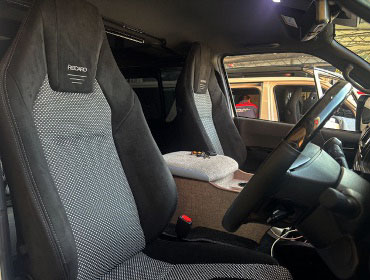 TOYOTA�@�n�C�G�[�X�@GDH206V�i2024�N�j�@�Ɂ@RECARO�i���J���j�@LX-F�@WU110�@BK�@�~���E�@����