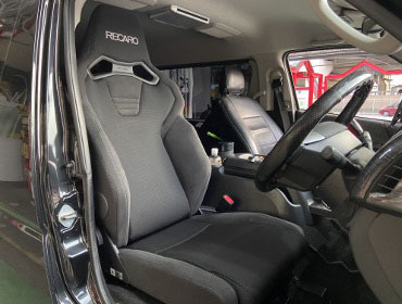 TOYOTA�@�n�C�G�[�X�@TRH214W�i2017�N�j�@�Ɂ@RECARO�i���J���j�@SR-C�@BK100�@BK/BK�@�v���~�A���d�l�@����