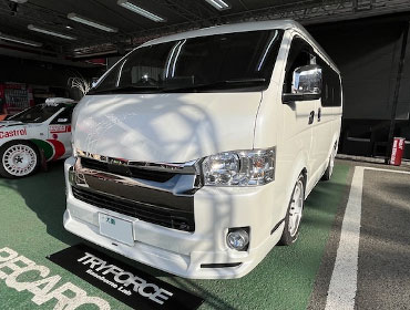 TOYOTA�@�n�C�G�[�X�@GDH211K�i2018�N�j�@�Ɂ@RECARO�i���J���j�@SR-C�@UT100�@RED�@����