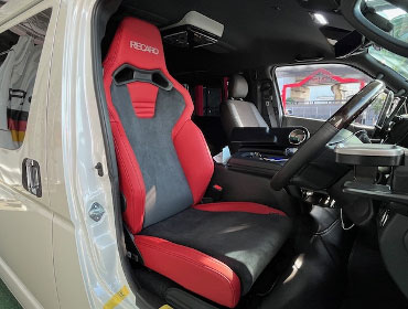 TOYOTA�@�n�C�G�[�X�@GDH211K�i2018�N�j�@�Ɂ@RECARO�i���J���j�@SR-C�@UT100�@RED�@����