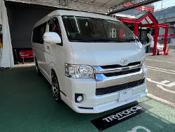 TOYOTA�@�n�C�G�[�X�@CBA-TRH214W�i2020�N�j�@�Ɂ@RECARO�i���J���j�@SR-C�@UT100�@A/R�@RED�@�A�[�����X�g�t���@�~���E�@����