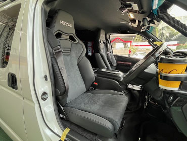TOYOTA�@�n�C�G�[�X�@GDH206V�i2022�N�j�@�Ɂ@RECARO�i���J���j�@SR-C�@UT100H�@A/R�@BK�@�V�[�g�q�[�^�[�t���@���@�A�[�����X�g�t���@�~���E�@����