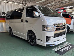 TOYOTA�@�n�C�G�[�X�i2024�N�j�@�Ɂ@RECARO�i���J���j�@SR-C�@BK�@BK/BK�@�v���~�A���d�l�@����