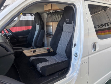 TOYOTA�@�n�C�G�[�X�@3DF-GDH201V�i2023�N�j�@�Ɂ@RECARO�i���J���j�@LX-F�@WU110�@A/R�@BK�@�~���E�@����