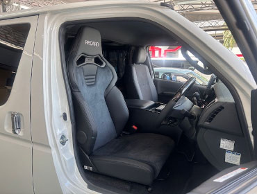TOYOTA�@�n�C�G�[�X�@GDH206V�i2024�N�j�@�Ɂ@RECARO�i���J���j�@SR-C�@UT100H�@A/R�@BK�@�V�[�g�q�[�^�[�t���@����