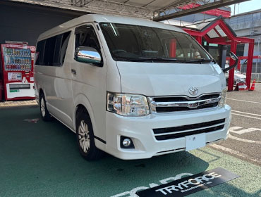 TOYOTA�@�n�C�G�[�X�i2011�N�j�@�Ɂ@RECARO�i���J���j�@SR-C�@UT100�@A/R�@BK�@�~���E�@����