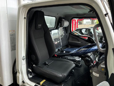 MTSUBISHIFUSO�@�L�����^�[�@FBAVO�i2024�N�j�@�Ɂ@RECARO�i���J���j�@LX-F�@TR�@NN�@BK�@����