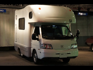 MAZDA�@�{���S�x�[�X�@�L�����s���O�J�[�i�A�~�e�B�[�j��RECARO�i���J���j�V�[�g����