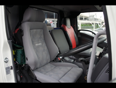 RECARO�i���J���V�[�g�j�@�����U�@�t�H���[�h�Ƀ��J���@�G���S���hMV�@�O���C�@����