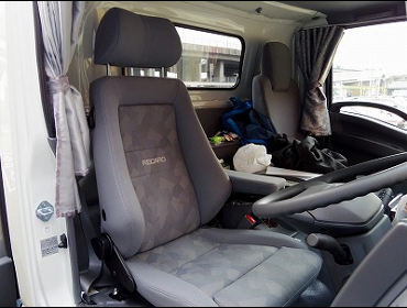 RECARO�i���J���V�[�g�j�@ISUZU�@�G���t�Ƀ��J���@�G���S���hMV�@�O���C�@�A�[�����X�g�t���@����