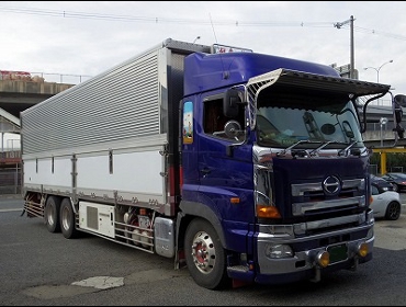 HINO�@�v���t�B�A��RECARO�i���J���j�V�[�g����