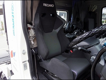 ����@�v���t�B�A�Ɂ@RECARO�i���J���jSR-6�@SK100S�@BK/SIL�@����