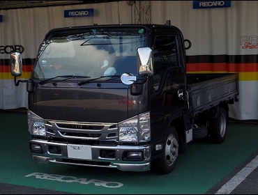 MAZDA�@�^�C�^���@�W���{�f�B�@�Ɂ@RECARO�i���J���j�V�[�g����