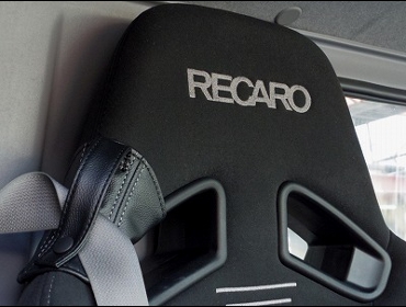 MAZDA�@�^�C�^���@�W���{�f�B�@�Ɂ@RECARO�i���J���j�V�[�g�@SR-7F�@GK100�@BK/SIL�@�A�[�����X�g�t���@����