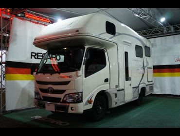 TOYOTA�@�J�����[�h�@�Ɂ@RECARO�i���J���j�V�[�g����