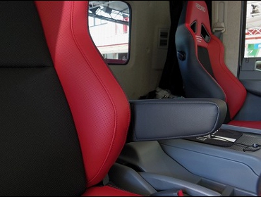 RECARO�i���J���V�[�g�j�@FUSO�@�t�@�C�^�[�@PKG-FK61F�i2016�N12���j�@�Ɂ@RECARO�i���J���j�@SR-7F�@Lassic�@RED�@�A�[�����X�g���@�~2�r�@����