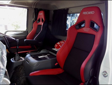 RECARO�i���J���V�[�g�j�@FUSO�@�t�@�C�^�[�@PKG-FK61F�i2016�N12���j�@�Ɂ@RECARO�i���J���j�@SR-7F�@Lassic�@RED�@�A�[�����X�g���@�~2�r�@����