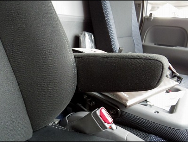 RECARO�i���J���V�[�g�j�@ISUZU�@�G���t�i2018�N10���j�@�Ɂ@RECARO�i���J���j�@LX-F�@TR�@NN�@BK�@�A�[�����X�g�t���@����