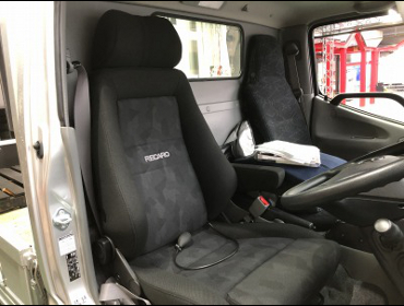 TOYOTA�@�_�C�i�@1.5���i2017�N�j�@�Ɂ@RECARO�i���J���j�@�G���S���hMV�@BK�@����