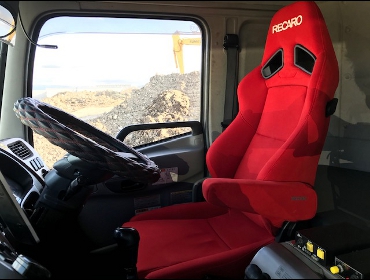 UD�@�N�I���i2014�N�j�@�Ɂ@RECARO�i���J���j�@SR-7F�@KK100�@RED�@�A�[�����X�g�t���@����