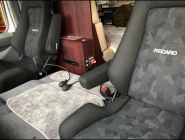 TOYOTA�@�R�[�X�^�[�@�L�����s���O�@�Ɂ@RECARO�i���J���j�@�G���S���hD�@�V�[�g�q�[�^�[�t���@���@�G���S���hD�@�V�[�g�q�[�^�[�t���@�L���v�e���V�[�g�@����
