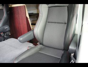 TOYOTA�@�R�[�X�^�[�i2020�N�j�@�Ɂ@RECARO�i���J���j�@SR-7F�@Lassic�@BK�@�A�[�����X�g�t���@�~���E�@����